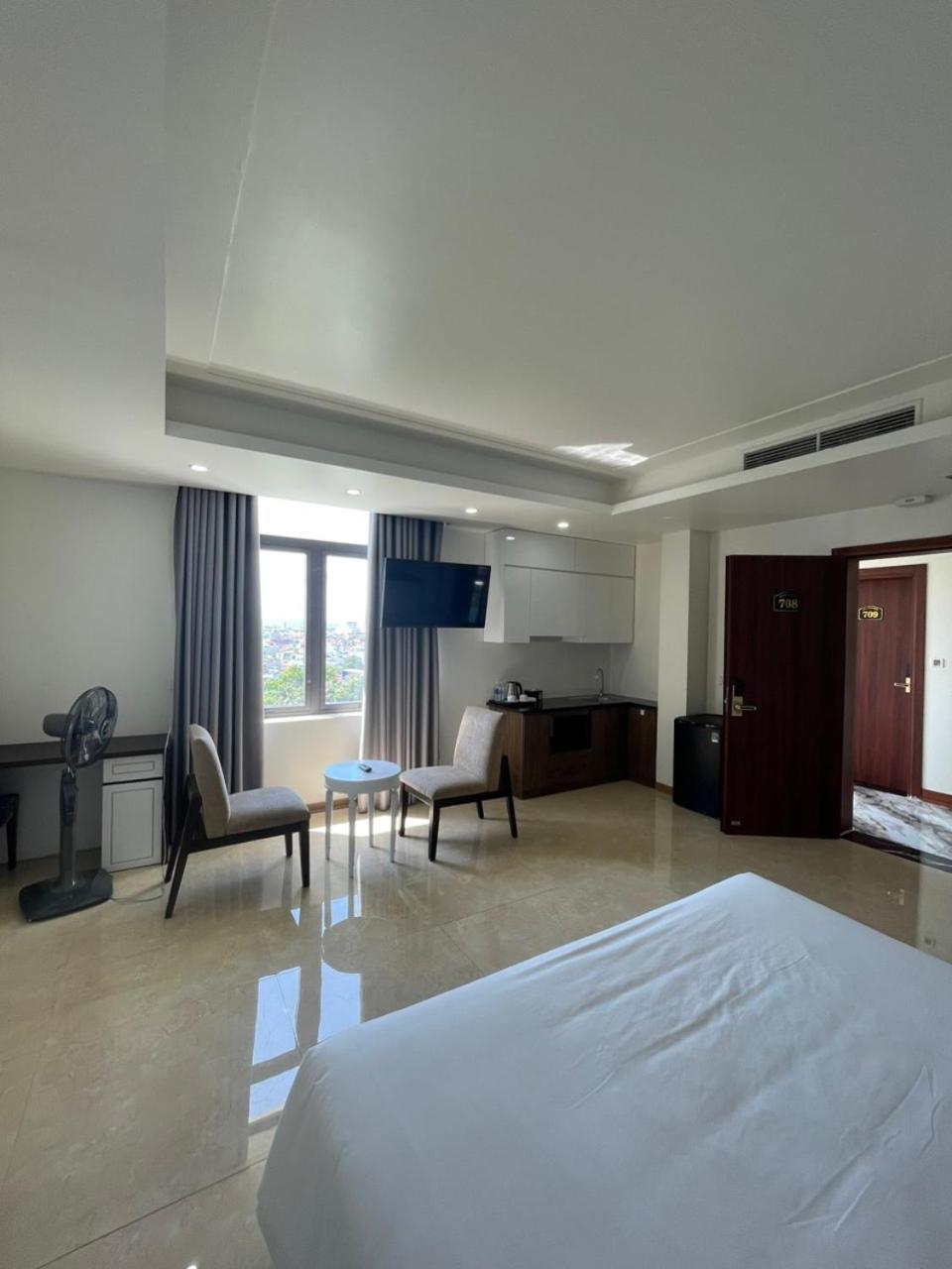 Lotus Hotel & Apartment Хайфон Экстерьер фото