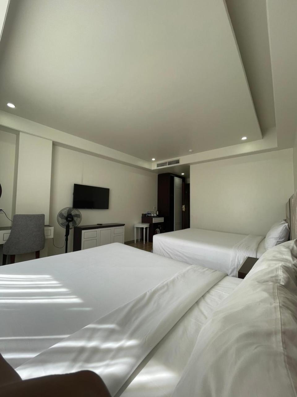 Lotus Hotel & Apartment Хайфон Экстерьер фото
