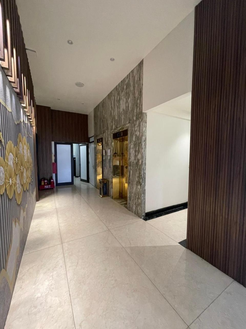 Lotus Hotel & Apartment Хайфон Экстерьер фото